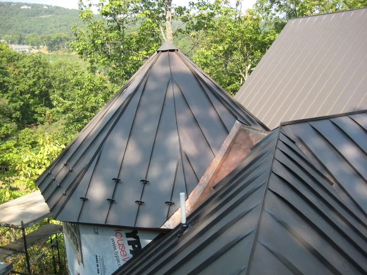 Professional Roof Tarp Installation by Craftsman Roofing in Irville